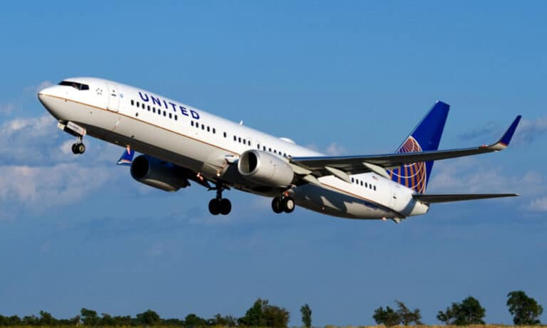 United Aircraft Taking Off 1000x600.jpg